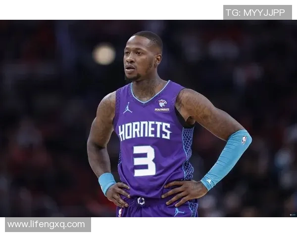 特里罗齐尔带领球队奋勇争先展现出色个人能力与团队合作精神